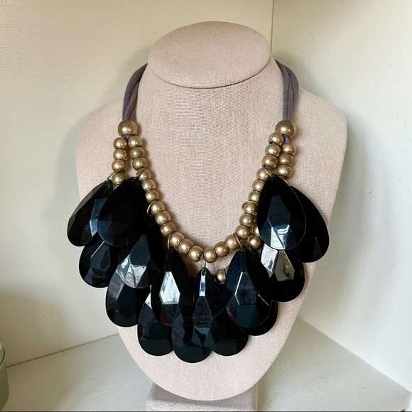 Francesca’s Collections Statement Necklace - Picture 5 of 6